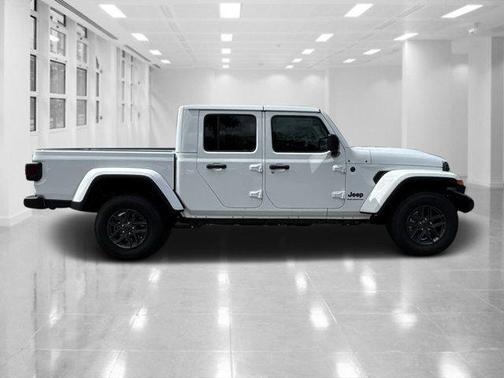 2025 Jeep Gladiator Sport S
