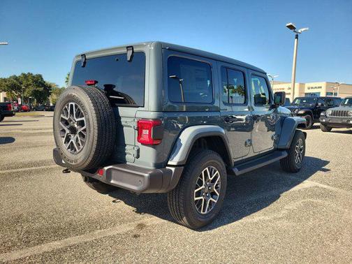 2026 Jeep Wrangler 4-Door Sahara 4x4