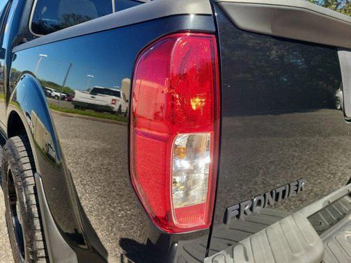 2021 Nissan Frontier SV