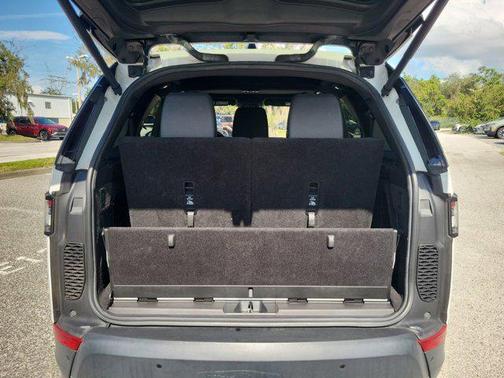 2018 Land Rover Discovery SE