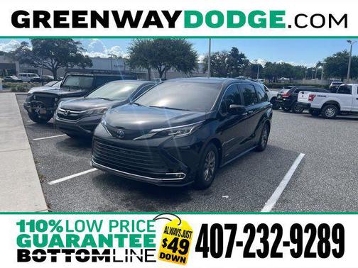 2021 Toyota Sienna XLE 8 Passenger