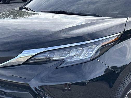 2021 Toyota Sienna XLE 8 Passenger