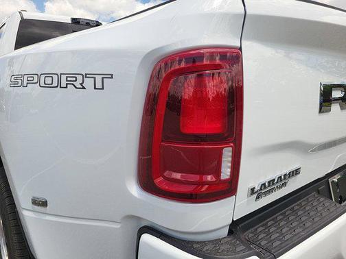 2025 RAM 3500 Laramie Crew Cab 4x4 8' Box