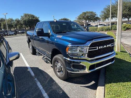 2024 RAM 2500 Tradesman Crew Cab 4x4 6'4' Box