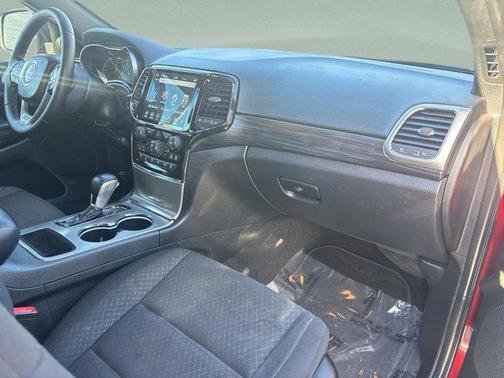 2022 Jeep Grand Cherokee Laredo