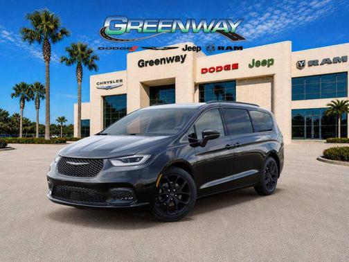 Diamond Black Crystal Pearlcoat 2026 Chrysler Pacifica Limited