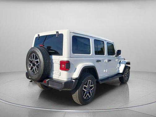 2026 Jeep Wrangler 4-Door Sahara 4x4