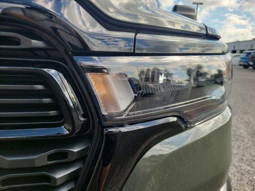 2026 RAM 1500 Warlock Crew Cab 4x4 5'7' Box