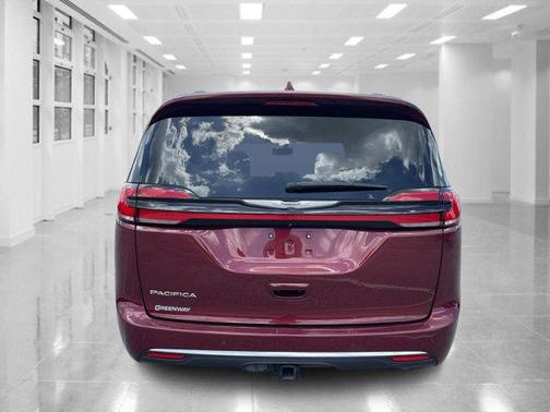 2022 Chrysler Pacifica L