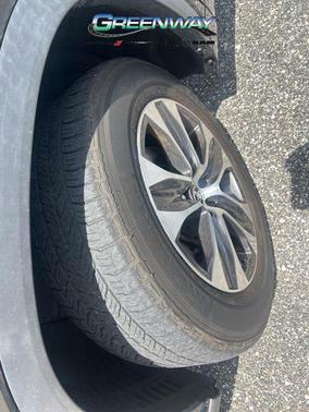 Midnight Black Metallic 2020 Toyota Highlander XLE