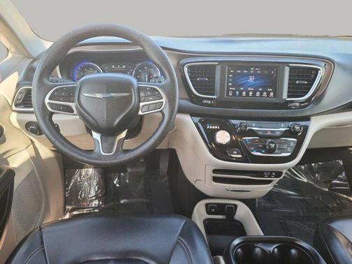 2020 Chrysler Voyager LXI