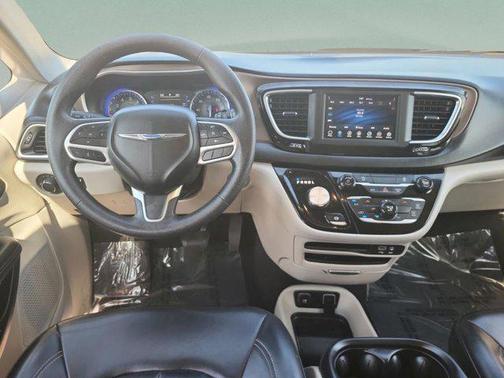 2020 Chrysler Voyager LXI