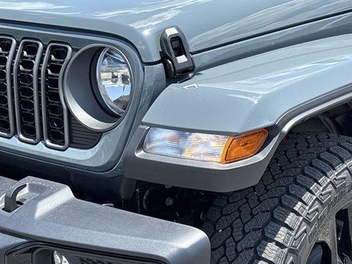 2025 Jeep Gladiator Nighthawk