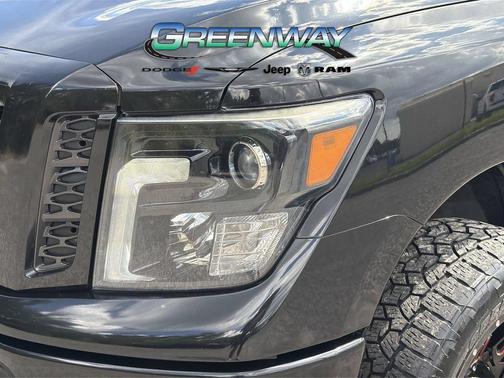 Magnetic Black Metallic 2019 Nissan Titan SV