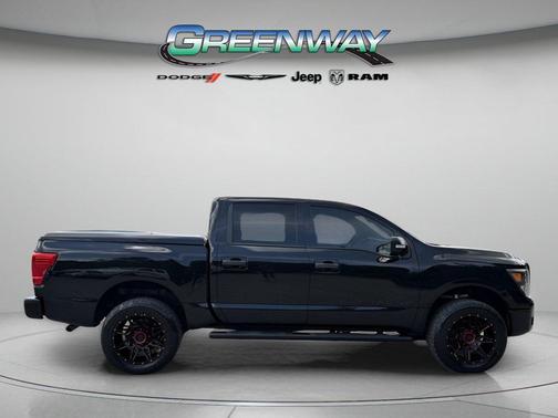 Magnetic Black Metallic 2019 Nissan Titan SV