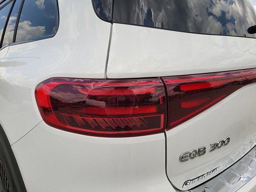 2024 Mercedes-Benz EQB 300 4MATIC