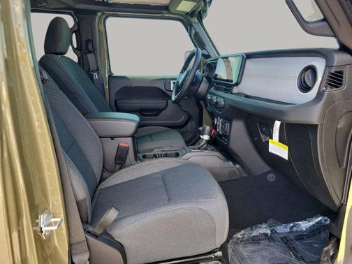 2025 Jeep Gladiator Nighthawk