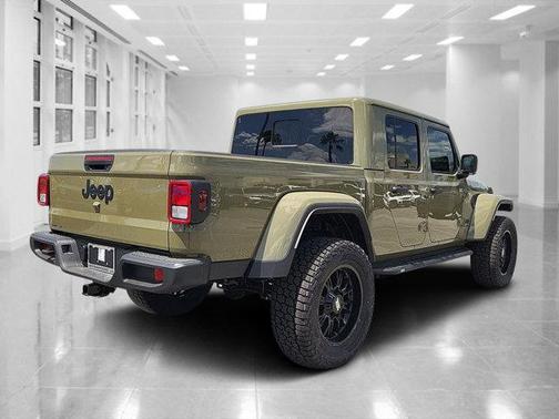 2025 Jeep Gladiator Nighthawk