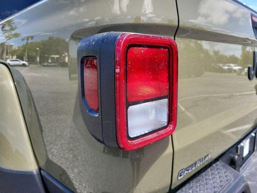 2025 Jeep Gladiator Nighthawk