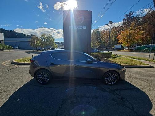 2025 Mazda Mazda3 FWD w/Preferred Package