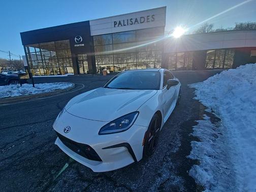 2024 Toyota GR86 Premium