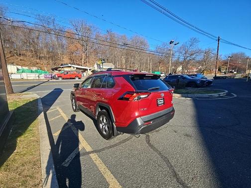 2022 Toyota RAV4 Hybrid LE