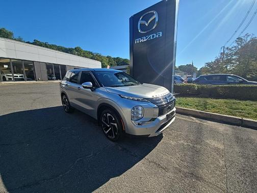 2022 Mitsubishi Outlander SE