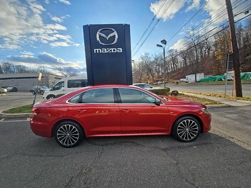 2022 Volkswagen Passat 2.0T Limited Edition