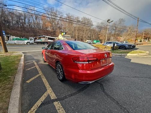 2022 Volkswagen Passat 2.0T Limited Edition