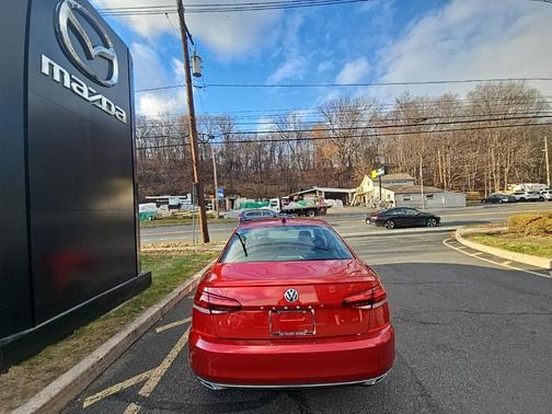 2022 Volkswagen Passat 2.0T Limited Edition