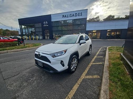 2020 Toyota RAV4 XLE Premium