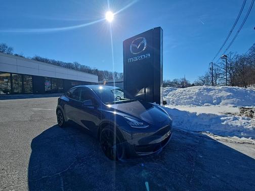 2022 Tesla Model Y Long Range Dual Motor All-Wheel Drive