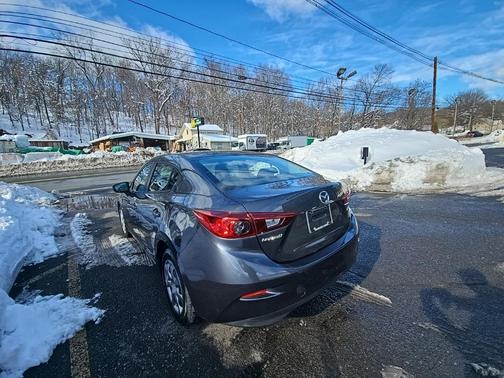 2015 Mazda Mazda3 i Sport