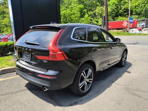 2021 Volvo XC60 T5 Momentum