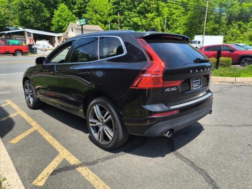 2021 Volvo XC60 T5 Momentum