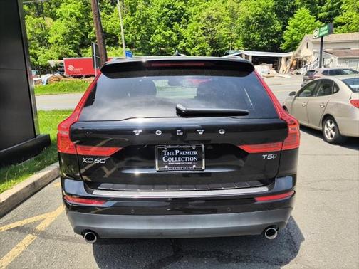 2021 Volvo XC60 T5 Momentum