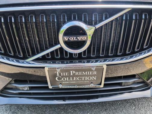 2021 Volvo XC60 T5 Momentum
