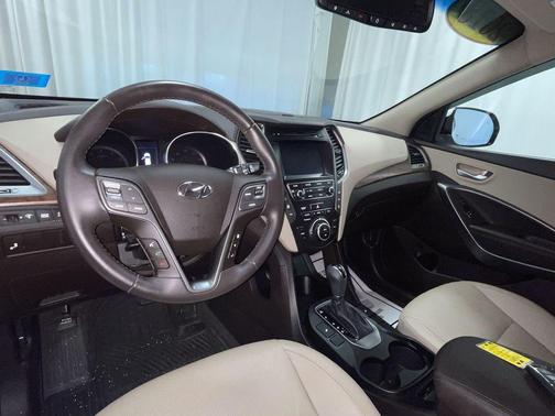 2018 Hyundai SANTA FE SE