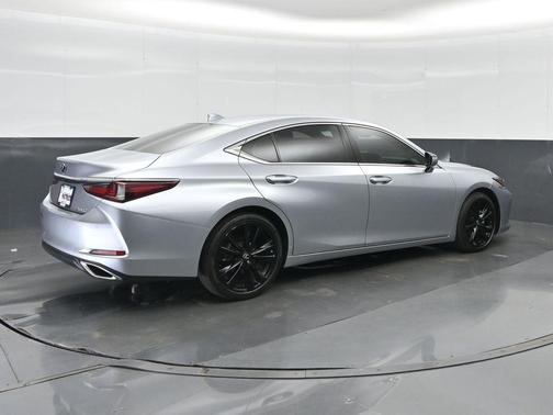 2022 Lexus ES 350 Base