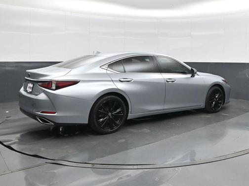2022 Lexus ES 350 Base