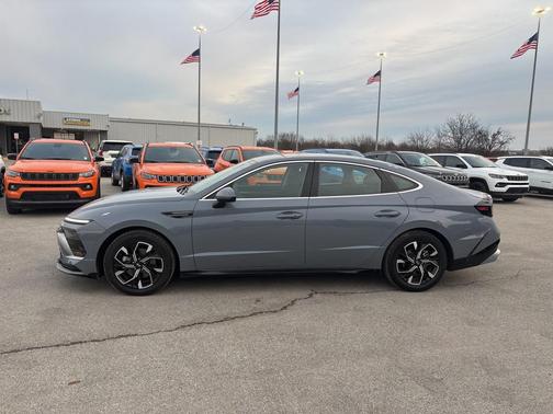 2025 Hyundai SONATA SEL