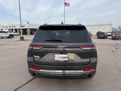 2022 Jeep Grand Cherokee 4xe Overland