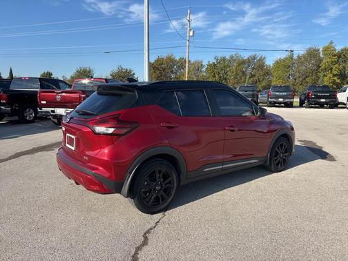 2023 Nissan Kicks SR