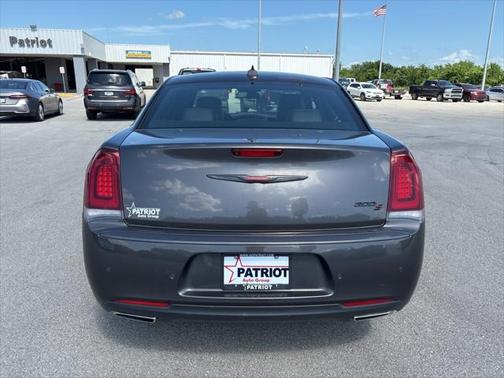 2022 Chrysler 300 S