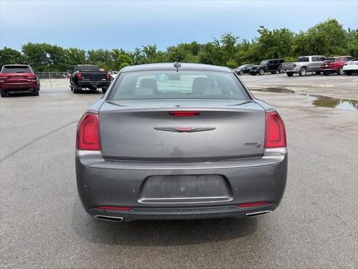 2022 Chrysler 300 S