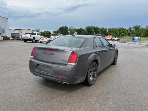 2022 Chrysler 300 S