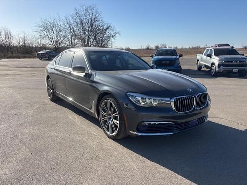 2016 BMW 740 740i