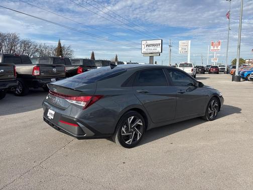 2025 Hyundai ELANTRA Sport