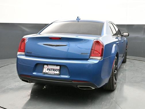 Frostbite 2023 Chrysler 300 Touring