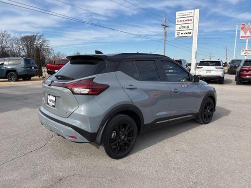 2024 Nissan Kicks SR